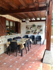 Zdjęcie z galerii obiektu Caserio Arrigorri excelente ubicación jardín con barbacoa 14 plazas w mieście Murguía