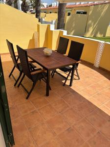 Photo de la galerie de l'établissement Apartamento Siete Pameras 1, à Cala en Blanes 9 autres photos