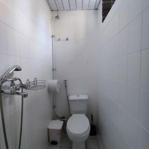Ein Badezimmer in der Unterkunft Rhodes Youth Hostel