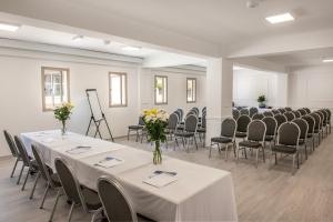 Бизнес-центр и/или конференц-зал в Kapetanios Aqua Resort