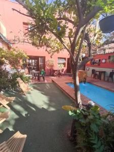 Πισίνα στο ή κοντά στο Hostel Estacion Mendoza +64 φωτογραφίες