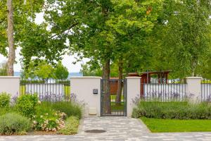 Vonkajšia záhrada v ubytovaní Haven Apartman Zamárdi By BLTN