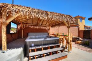 Fotografie z fotogalerie ubytování Tiki Oasis at Ladera 325 Private Swimming Spa, Hot tub, and Community Pool v destinaci Washington