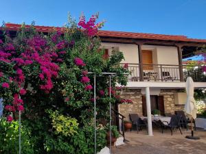 Balkón nebo terasa v ubytování Nikolaos House