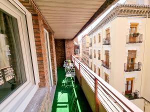 En balkon eller terrasse på El Teatro del Pilar