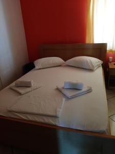 A bed or beds in a room at Studios Achileus 2
