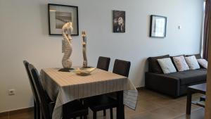 Χώρος καθιστικού στο FOZLIDAYS! Apartamento, parking & relax +16 φωτογραφίες