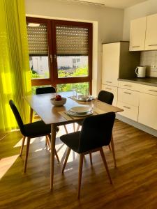 Gallery image of Ferienwohnung Seewind - direkt am Bodensee in Uhldingen-Mühlhofen +11 photos
