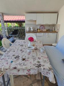 Η κουζίνα ή μικρή κουζίνα στο Casa Mare 1