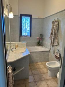 Ένα μπάνιο στο Casa Robi +15 φωτογραφίες