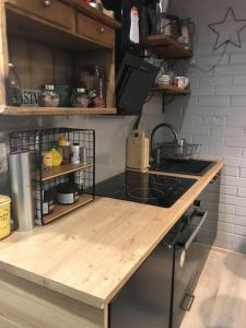 Køkken eller tekøkken på Tunnelmallinen ja kompakti kaksio + 3 billeder