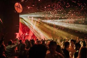 a crowd of people standing in front of a stage at Boutique 2br Apt With Garden At Fontys in Tilburg