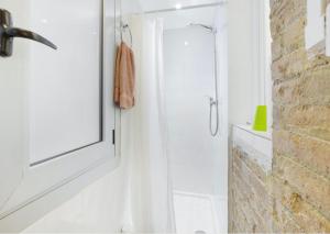 Kúpeľňa v ubytovaní Great apartment in Sagrada Familia with Balcony
