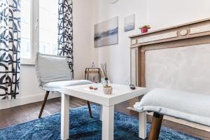 Postel nebo postele na pokoji v ubytování Spacious Shared 5BR Apt in the Heart of Gent
