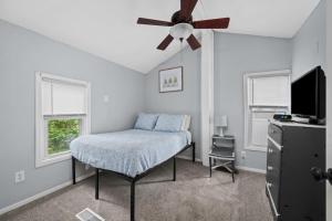 Gallery image of Cozy Cottage Home in Rock Island in Rock Island
