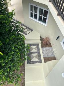 Aed väljaspool majutusasutust Aruanda Apartment - perfect get-away for two at the top of Bequia