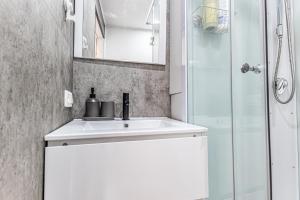 Koupelna v ubytování Spacious Shared 5BR Apt in the Heart of Gent