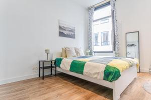 Postel nebo postele na pokoji v ubytování Spacious Shared 5BR Apt in the Heart of Gent