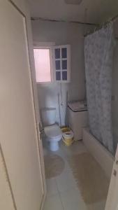 Ένα μπάνιο στο Marseilia Beach 1