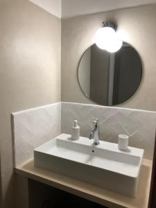 Gallery image of Gite authentique en Provence Luberon - Grande piscine in Forcalquier