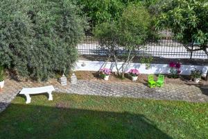 Vonkajšia záhrada v ubytovaní "Kochili Villa" LUXURY VILLA