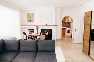 Kuchyň nebo kuchyňský kout v ubytování Castle Village Apartment