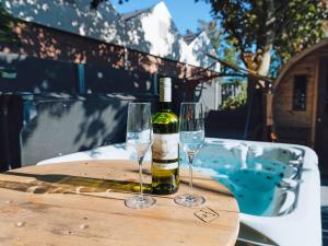 Nápoje v ubytování Luxe kamer met stoomsauna bij B&B Gezond aan Zee - Toegang bad en buiten Wellness tegen meerprijs