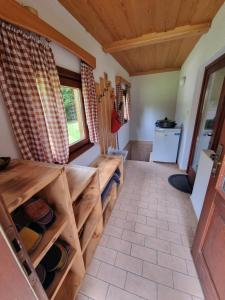 Kuchyň nebo kuchyňský kout v ubytování Lodge In Koprivnik