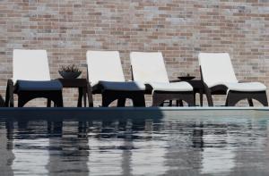 The swimming pool at or close to Villa Etoile