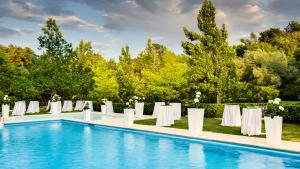 Bazén v ubytování Mak Albania Hotel nebo v jeho okolí