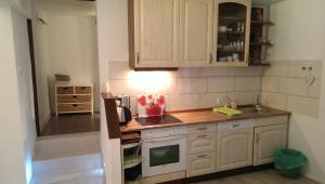 Η κουζίνα ή μικρή κουζίνα στο Messe und Ferienwohnung