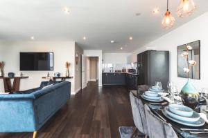 Μια τηλεόραση ή/και κέντρο ψυχαγωγίας στο The Itchen River Penthouse