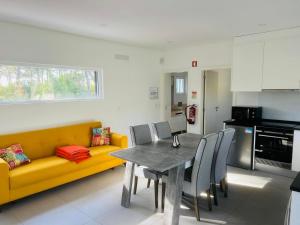 Η κουζίνα ή μικρή κουζίνα στο Forest Village T2