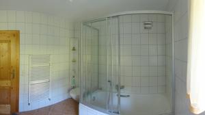 Łazienka w obiekcie Ferienhaus Seitter