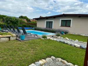 Hồ bơi trong/gần Casa de vacanță Ovidiu