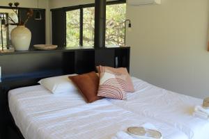 Softfoot Farm Luxury Retreats客房内的一张或多张床位