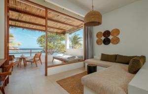 Amber Lombok Beach Resort的休息区
