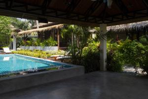 Bazén v ubytování Amaya Boutique Resort nebo v jeho okolí