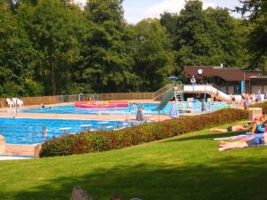 Swimming pool sa o malapit sa Haus Herdlitschke - auch für Monteure