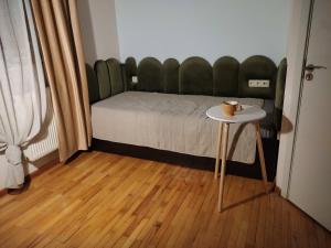 Postel nebo postele na pokoji v ubytování Triple eight hotel