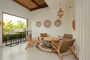 Amber Lombok Beach Resort的休息区