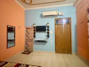 Köök või kööginurk majutusasutuses Shivam Home Stay +1 foto