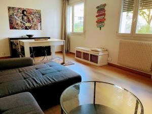 Posezení v ubytování Superbe 51m2 RDC proche Défense
