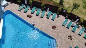 Basen w obiekcie Apartamentos Dunamar lub w pobliżu