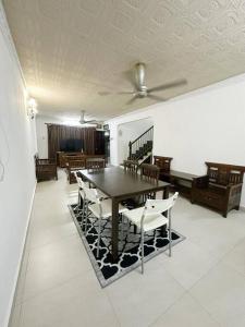 Posezení v ubytování Homestay Serdang UPM MAEPS MARDI IOI CITY MALL + 7 fotografií