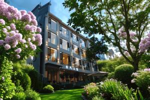 Κήπος έξω από το Qifeng Mountain Hidden Light Luxury Courtyard Hotel - Fenghuang Ancient City Nanhuamen