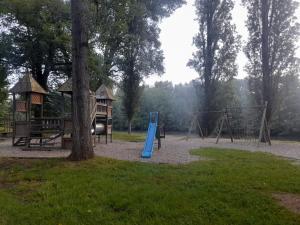 Herní místnost nebo prostor pro děti v ubytování Hotel de l'Ile d'Amour