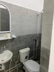 Koupelna v ubytování Hôtel Sindbad