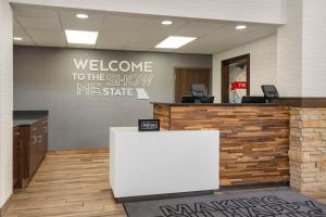 Hampton Inn & Suites Springfield大厅或接待区