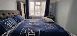 Postel nebo postele na pokoji v ubytování Rowan Crescent's Luxury Stay-In 3